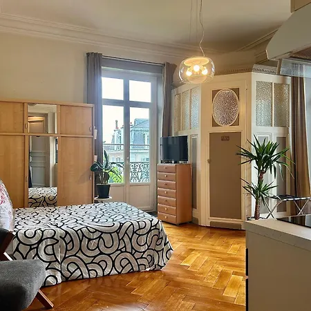아파트 Carla's Residences Hyper Centre 엑스레뱅